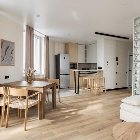 77 Views Apartments By Inshi Lviv Dış mekan fotoğraf