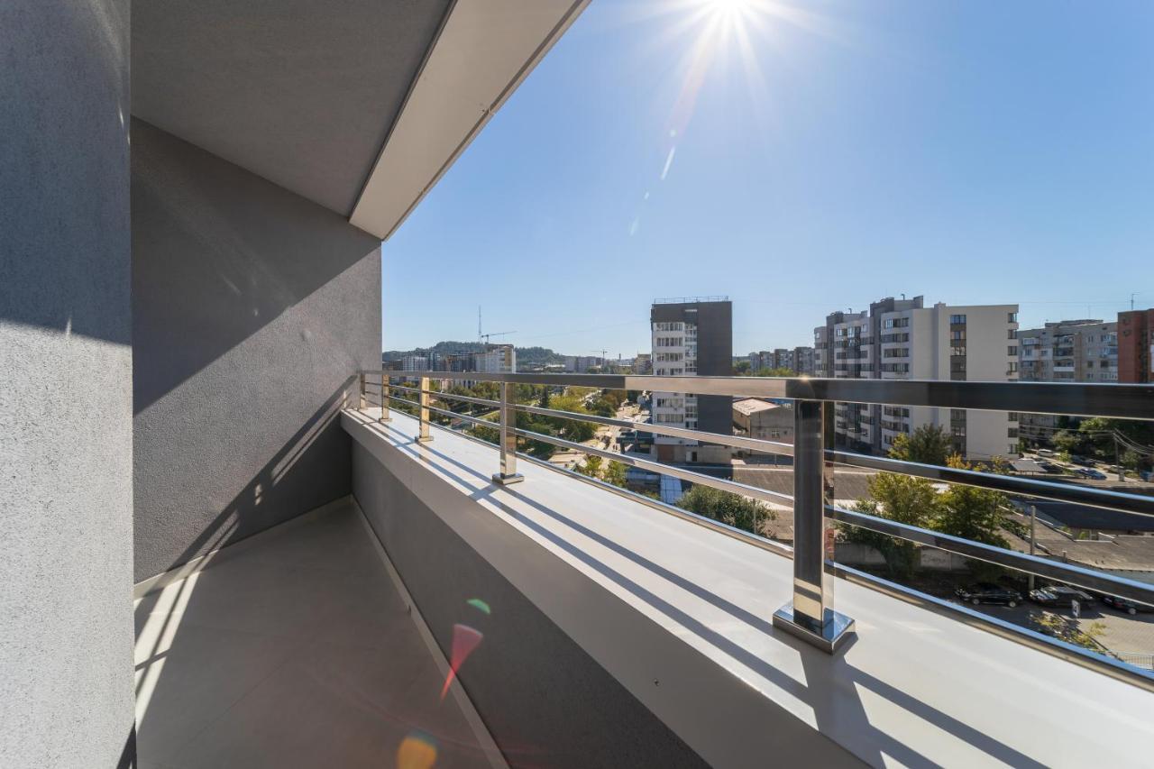 77 Views Apartments By Inshi Lviv Dış mekan fotoğraf