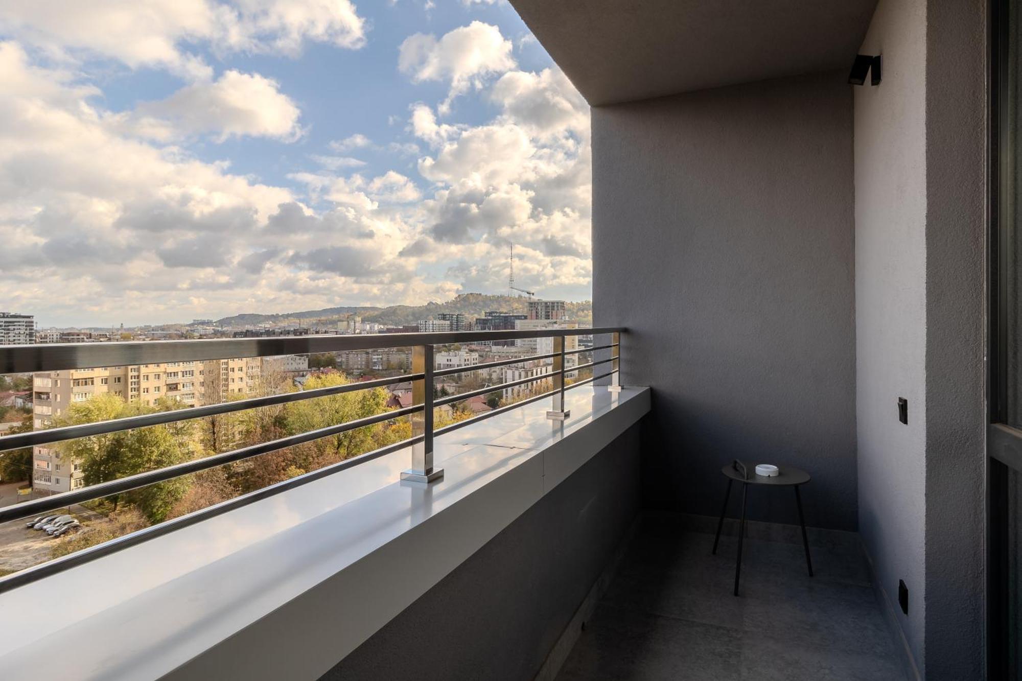 77 Views Apartments By Inshi Lviv Dış mekan fotoğraf